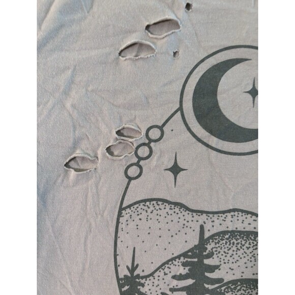 Love & Lazy Days Distressed Graphic tshirt Women's Size XL - Picture 4 of 12